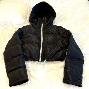 Light crop puffer jacket